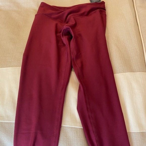 Obsession Capri Leggings - Picture 3 of 4